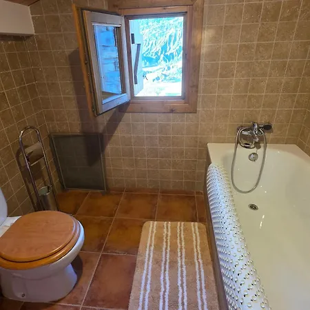 Casa Montenegro Colladas Kır Evi *